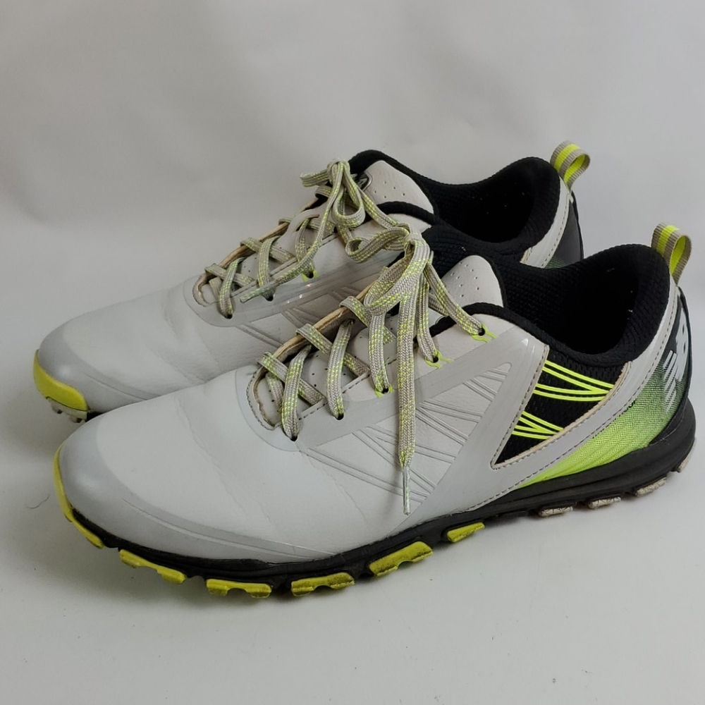New Balance Mens Size 9.5 golf shoes waterproof